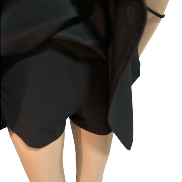 Black Sleeveless Dress with Bow Detail - Picture 4 of 5